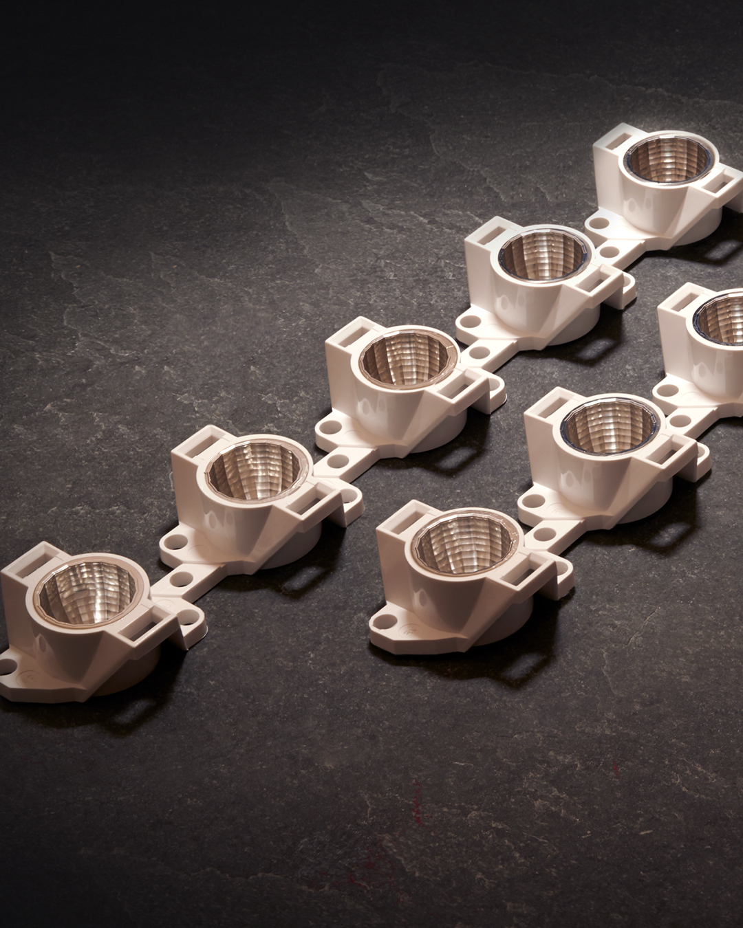 Clusters Sharp-Edge Optics